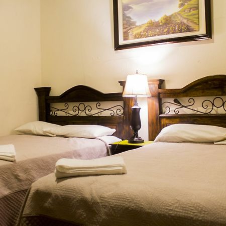 Dionisio Inn Antigua Extérieur photo