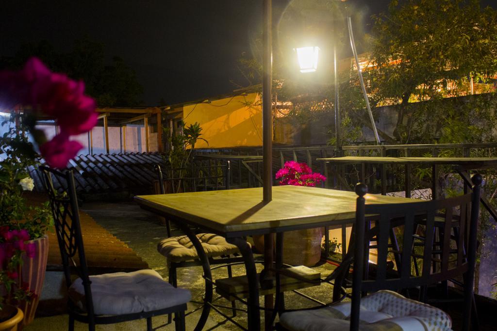 Dionisio Inn Antigua Extérieur photo