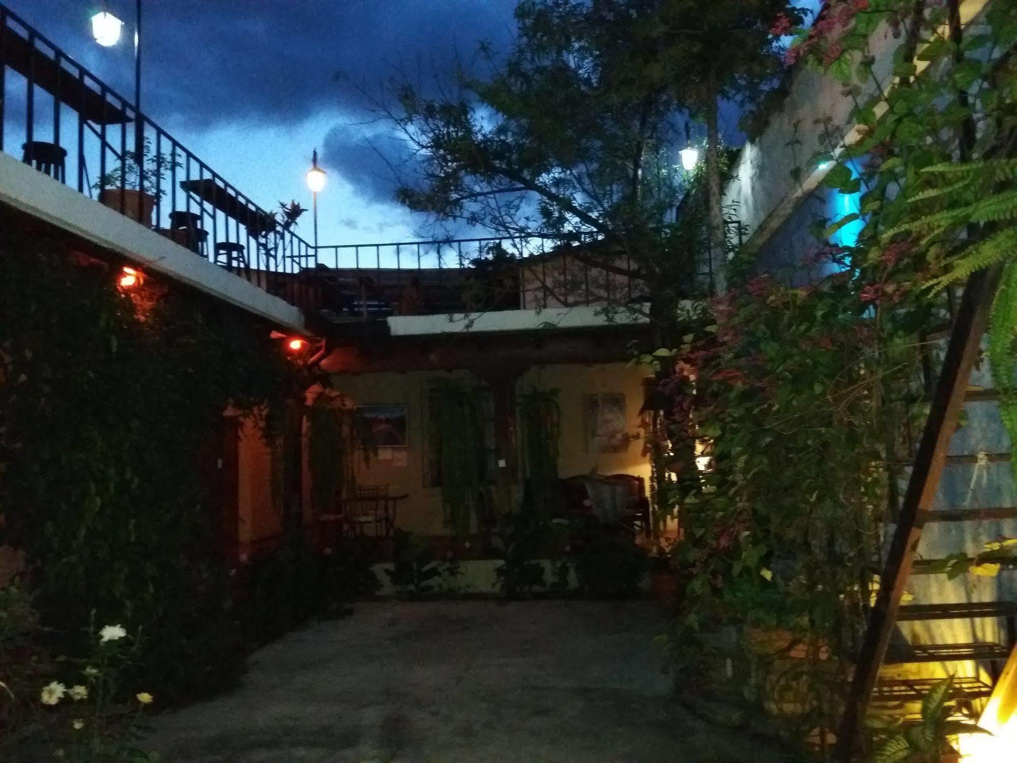 Dionisio Inn Antigua Extérieur photo
