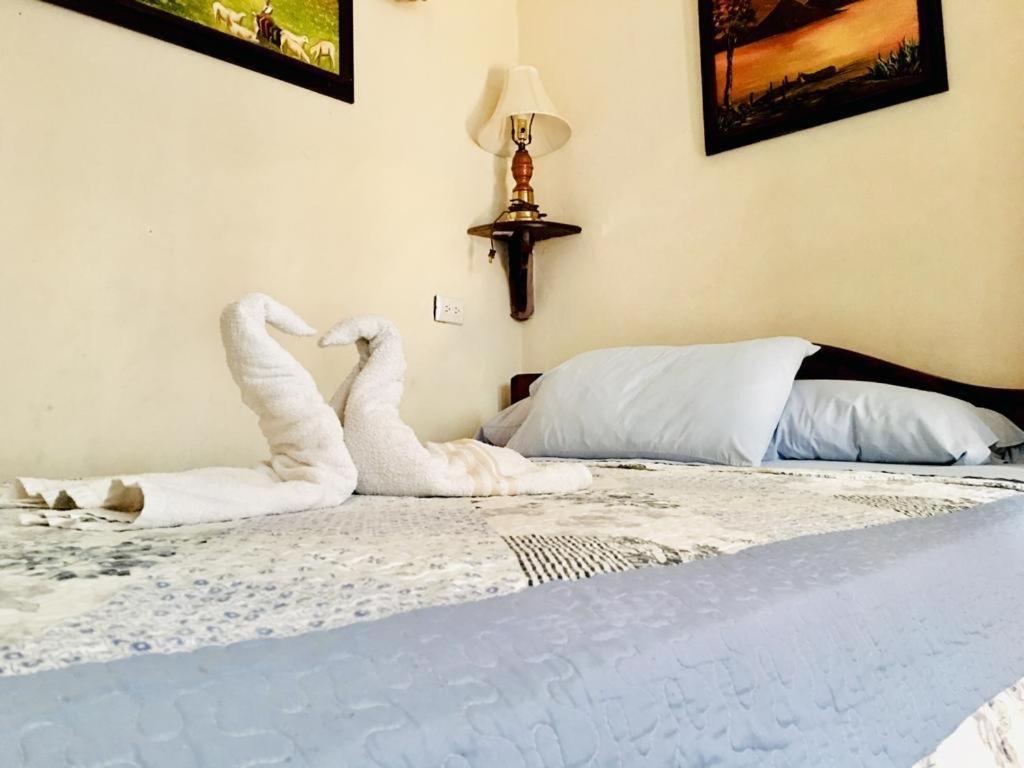 Dionisio Inn Antigua Extérieur photo